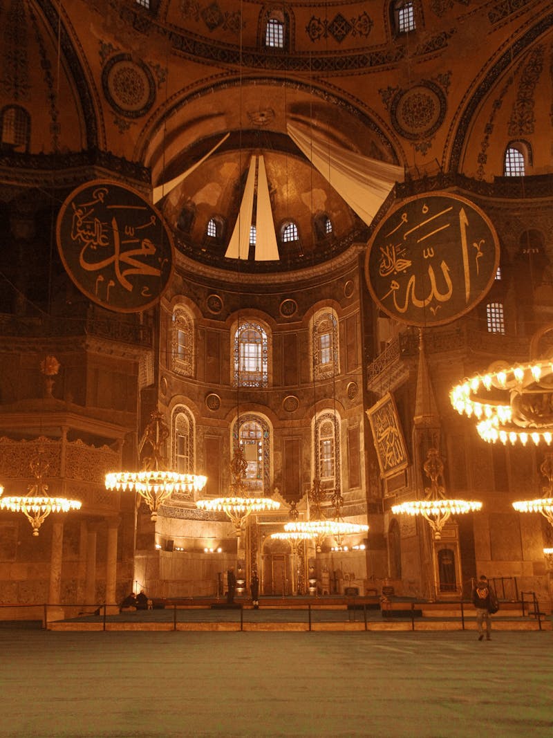 Tarihi Cami İç Mekanı